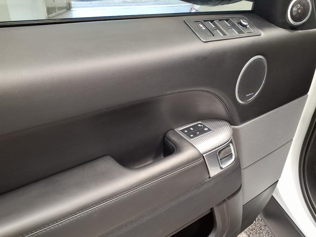 2017 Land Rover Range Rover Sport Image 8