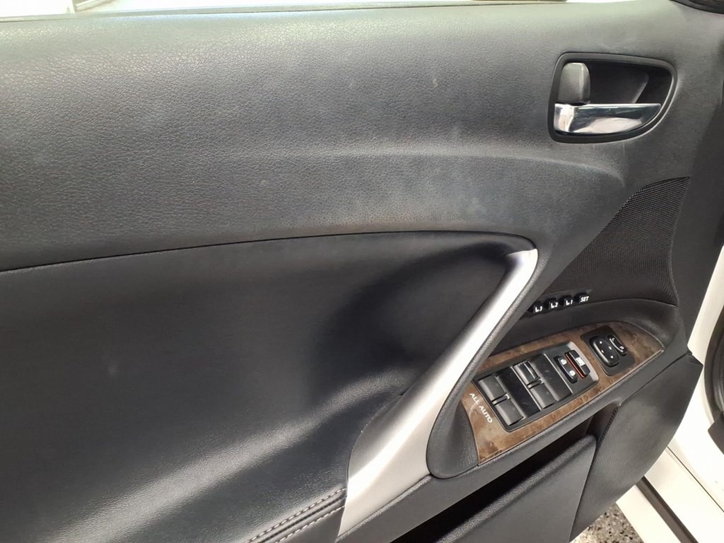 2013 Lexus IS 250 Image 8