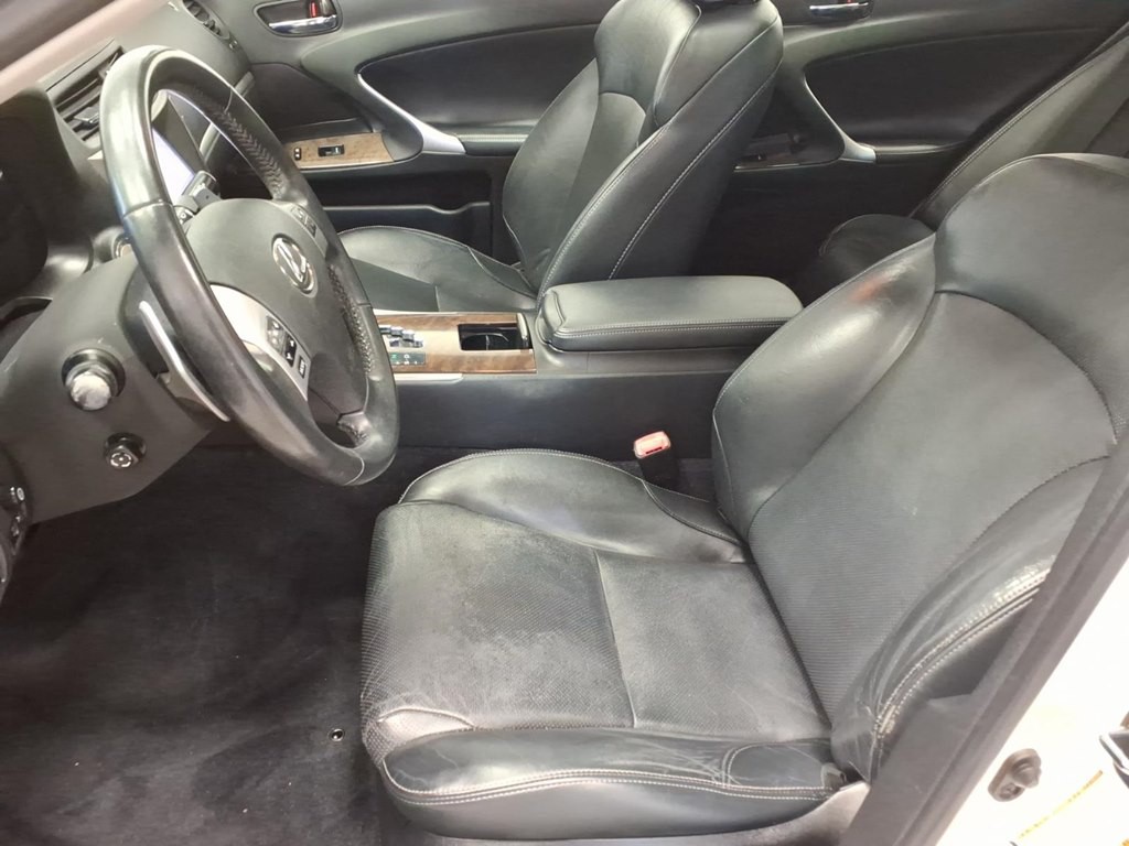 2013 Lexus IS 250 Image 18
