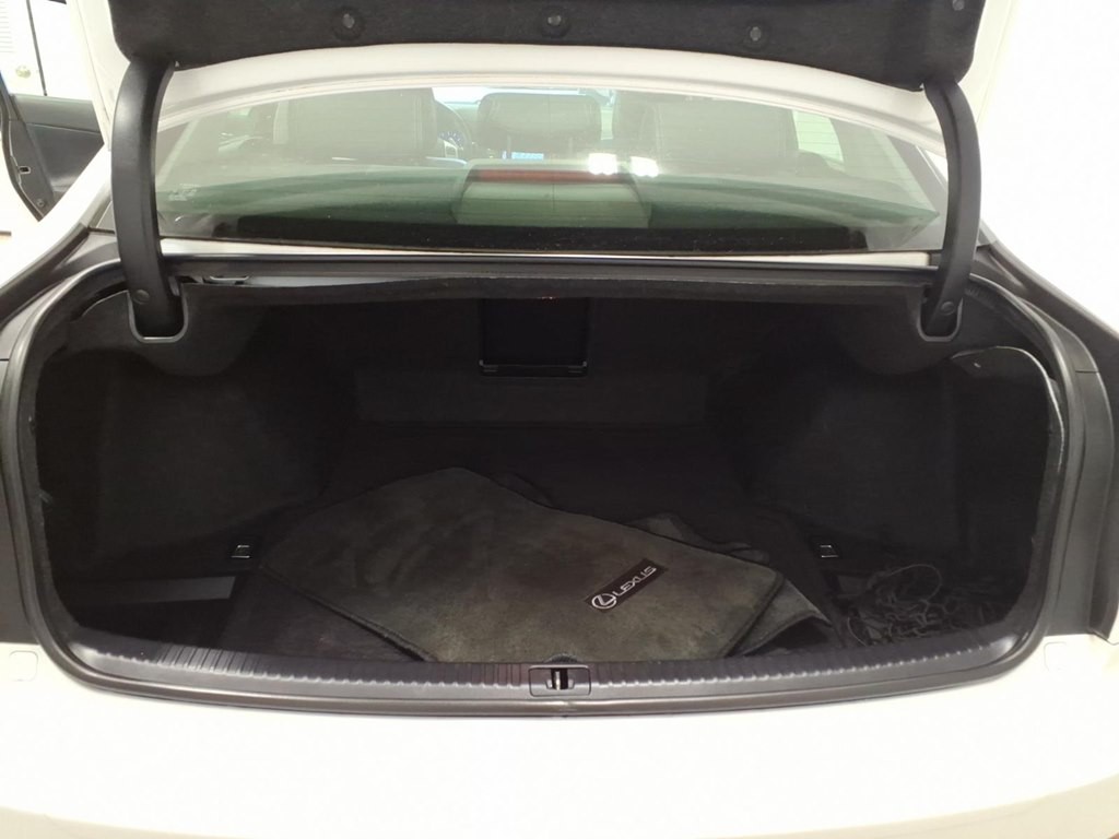 2013 Lexus IS 250 Image 24