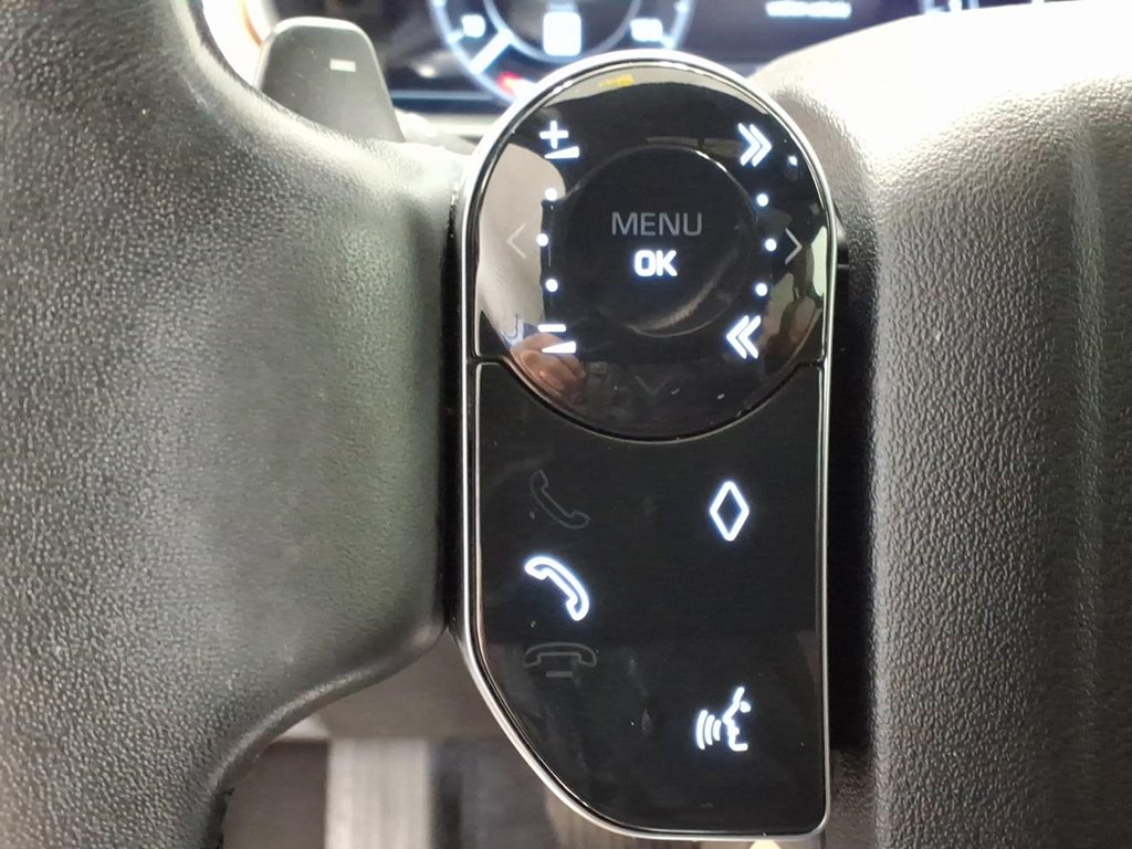 2019 Land Rover Discovery Image 10