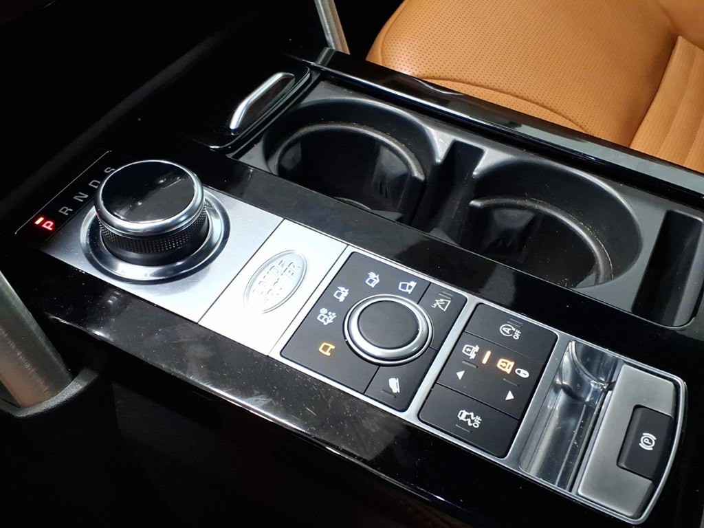 2019 Land Rover Discovery Image 17