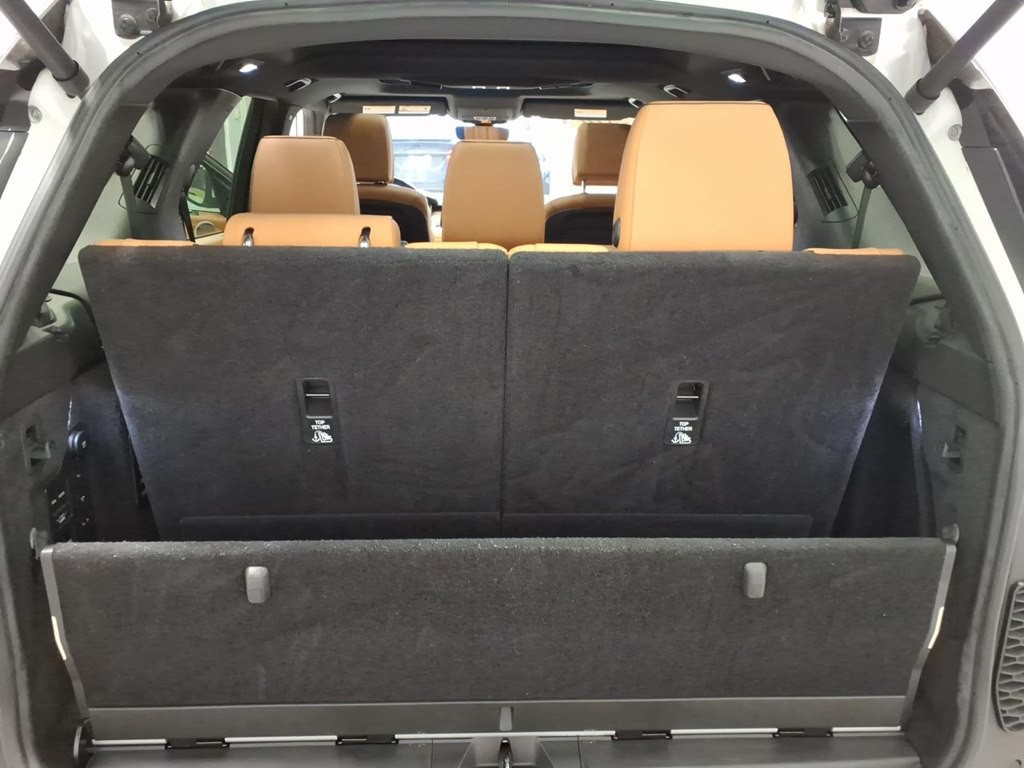 2019 Land Rover Discovery Image 25