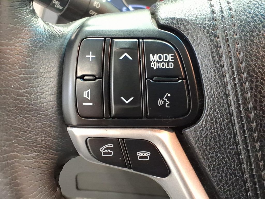 2016 Toyota Sienna Image 11