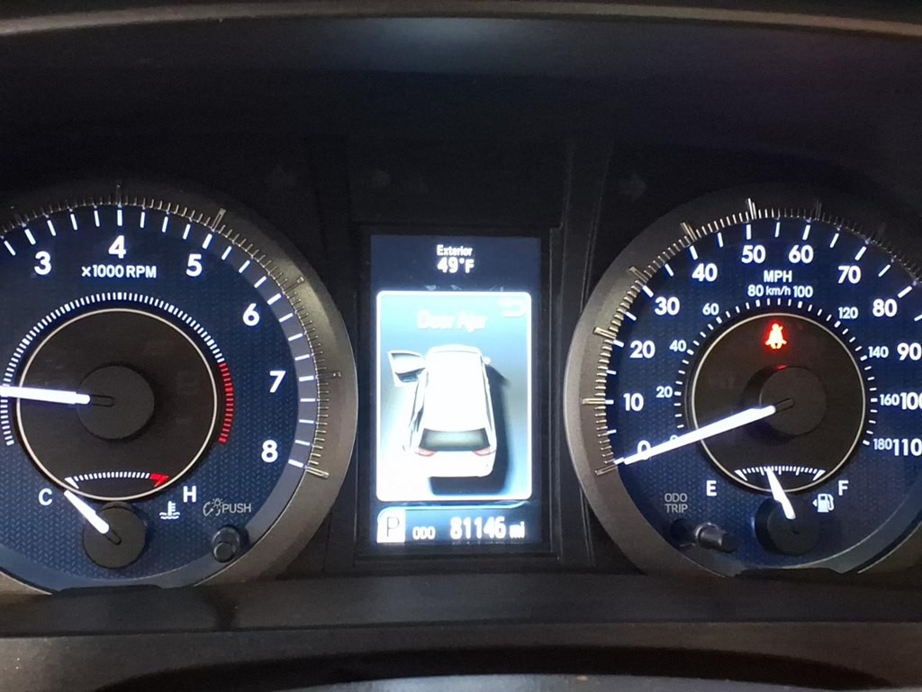 2016 Toyota Sienna Image 12