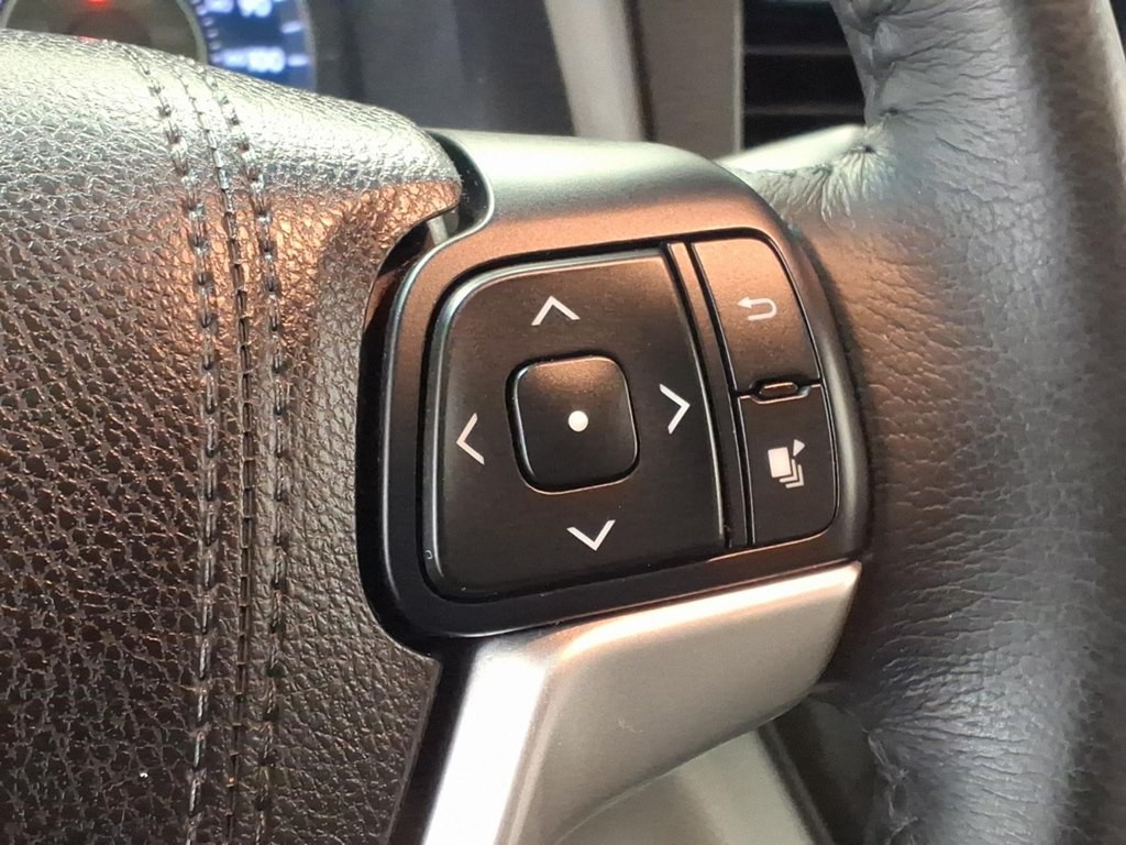 2016 Toyota Sienna Image 13