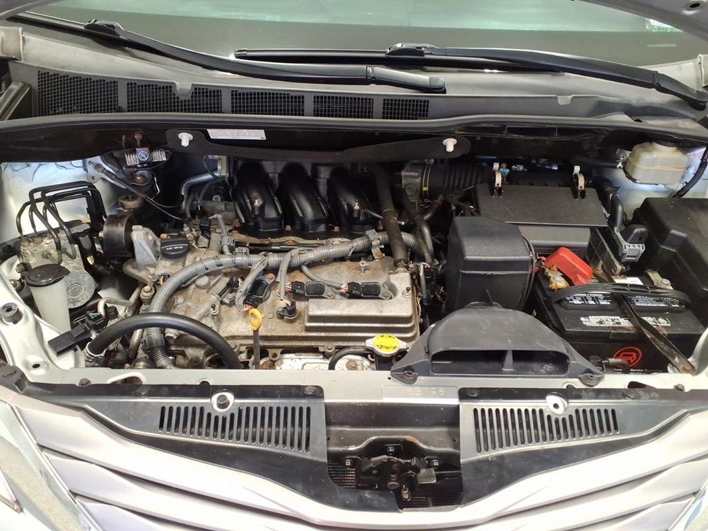 2016 Toyota Sienna Image 21