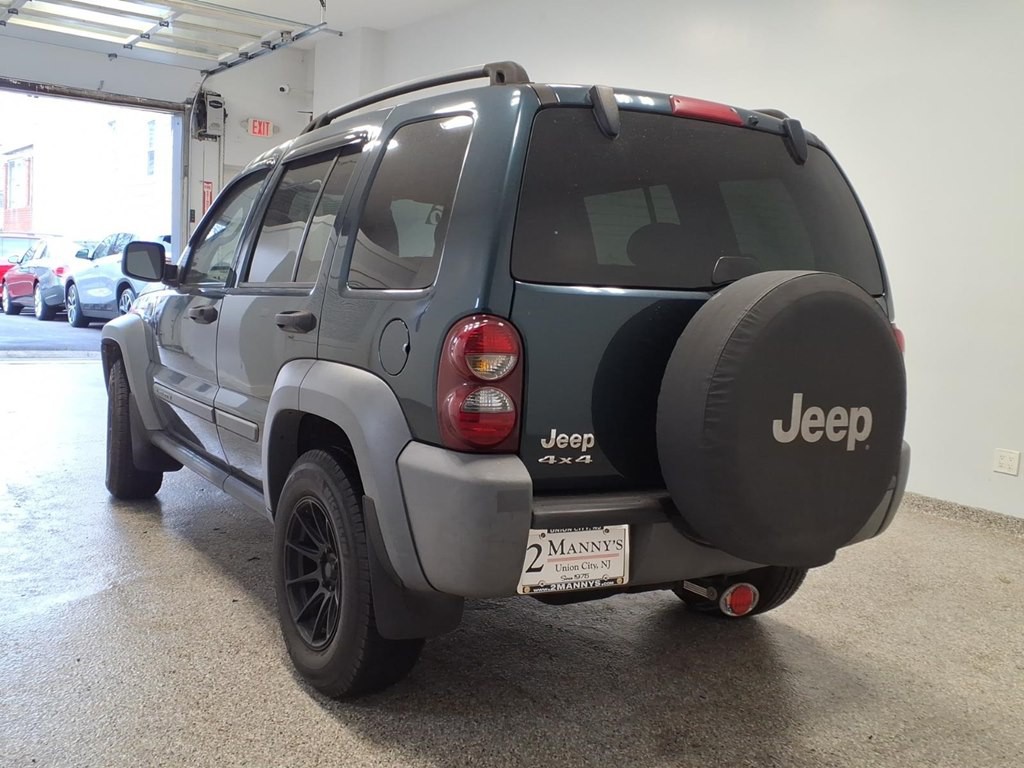 2005 Jeep Liberty Image 6