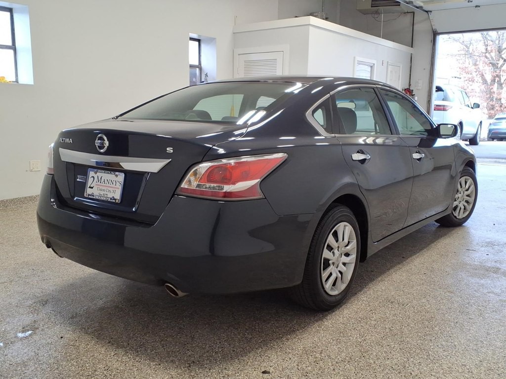2015 Nissan Altima Image 4
