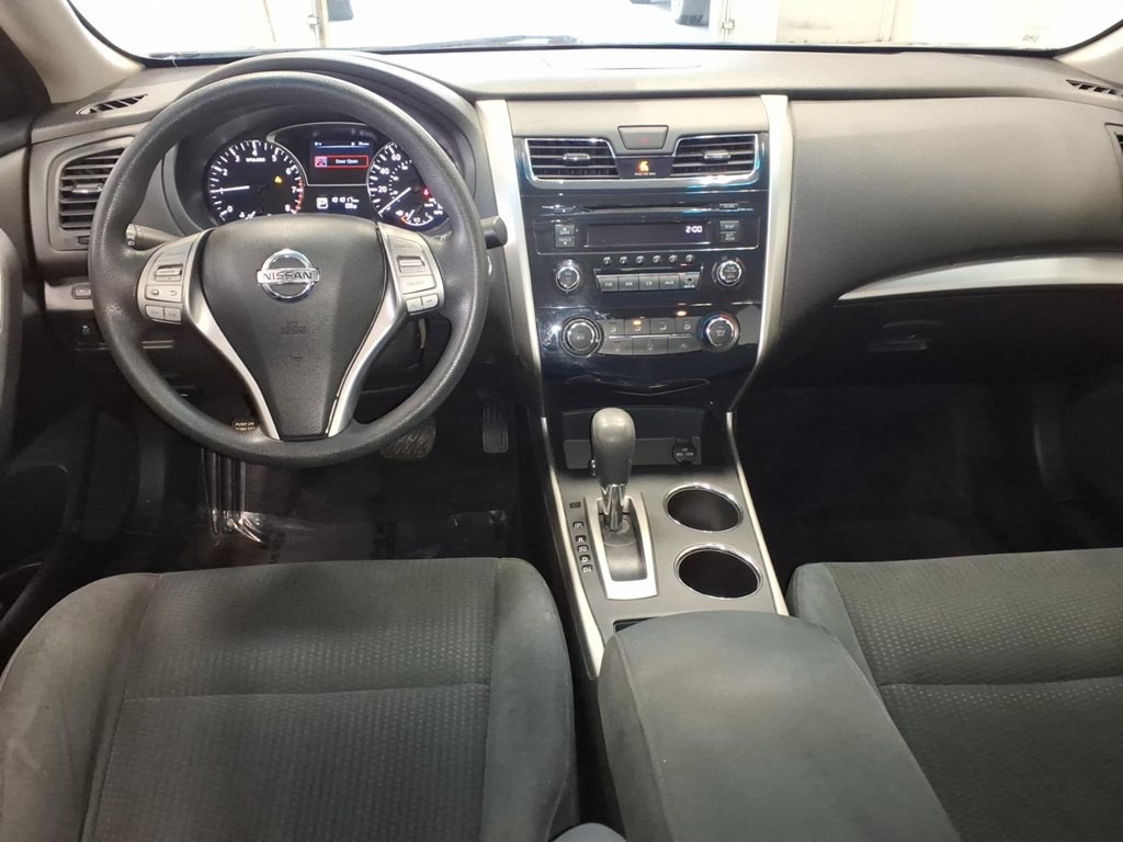 2015 Nissan Altima Image 9