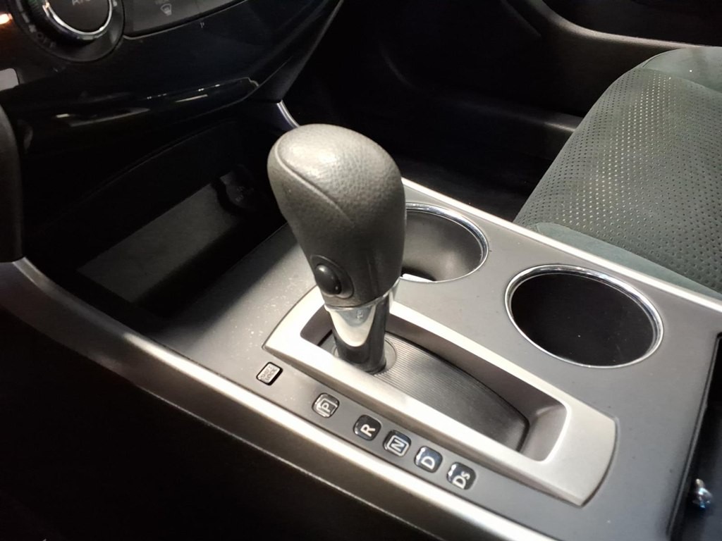 2015 Nissan Altima Image 16