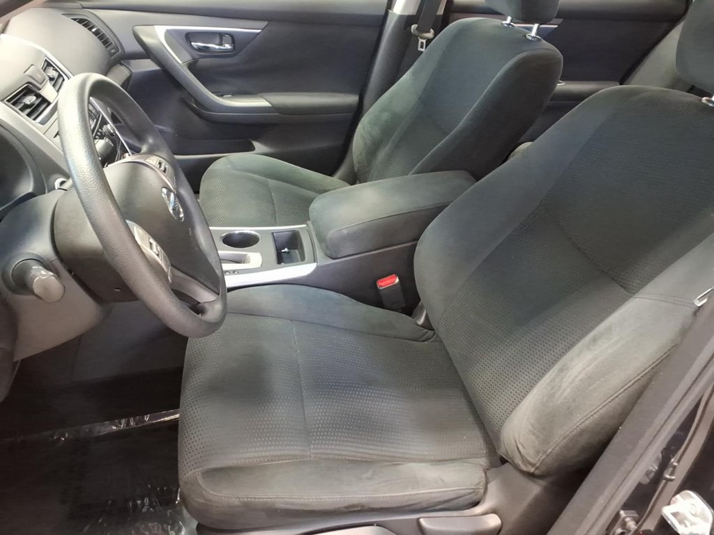 2015 Nissan Altima Image 17