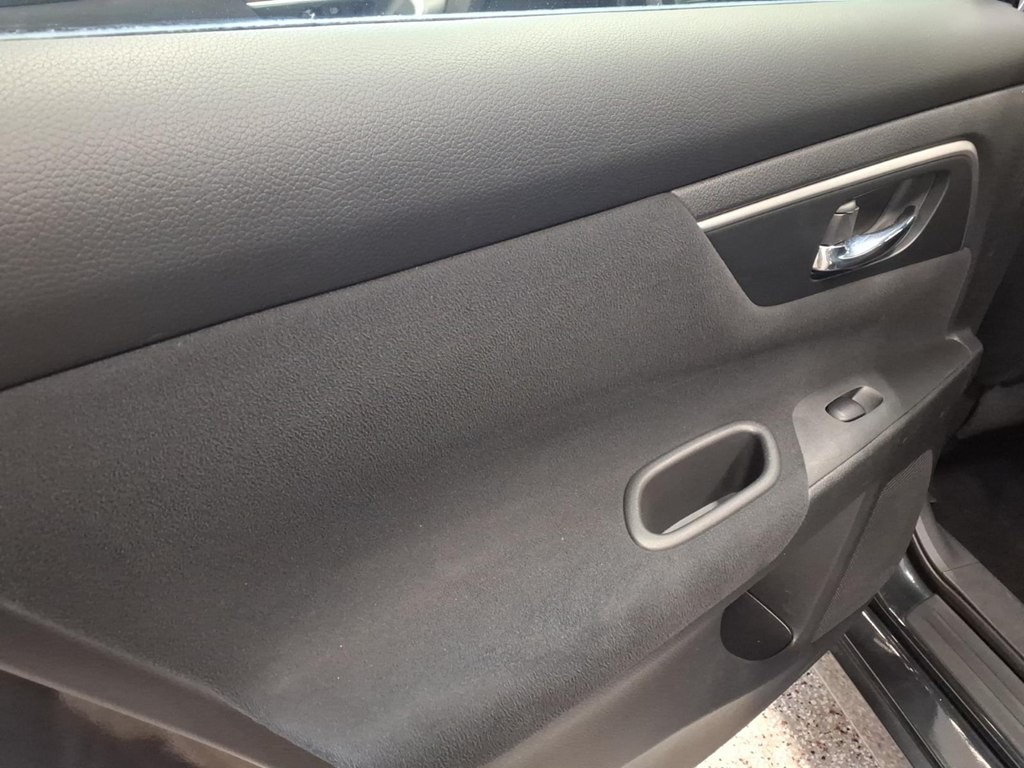 2015 Nissan Altima Image 18
