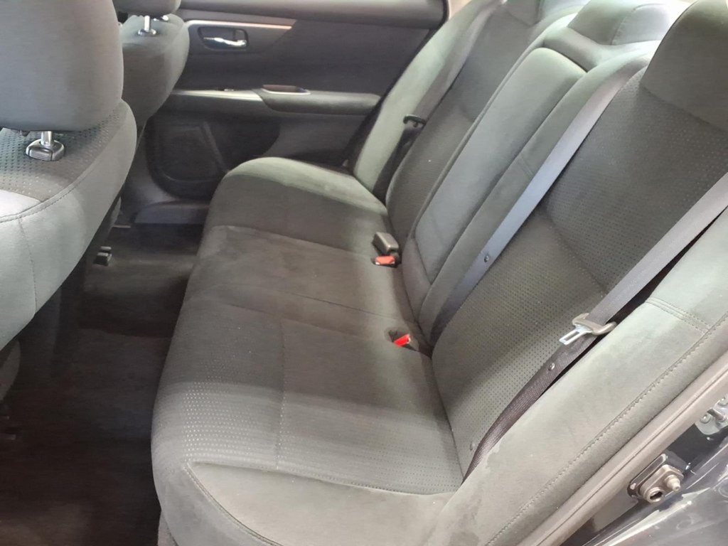 2015 Nissan Altima Image 19