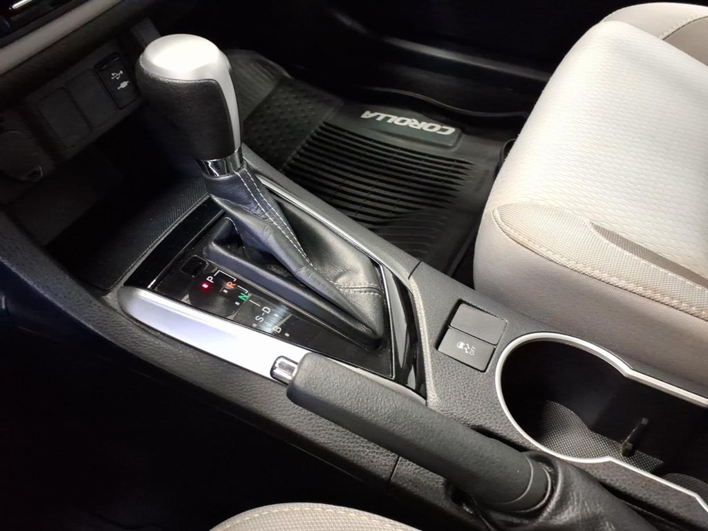 2018 Toyota Corolla Image 16