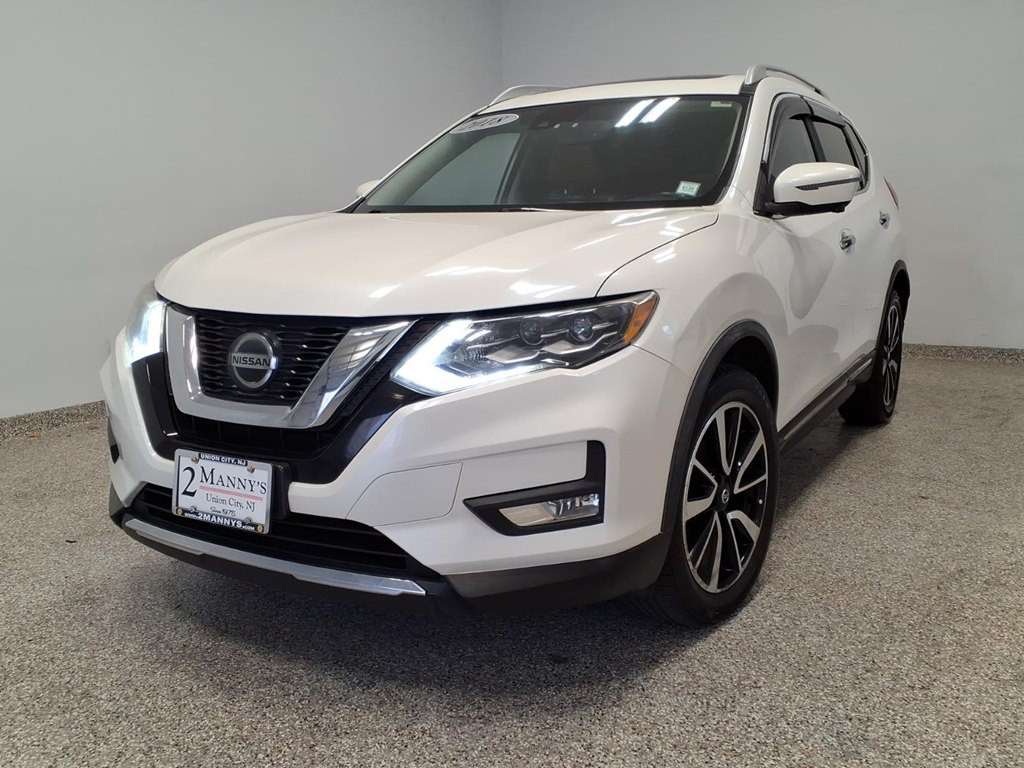2018 Nissan Rogue Image 1
