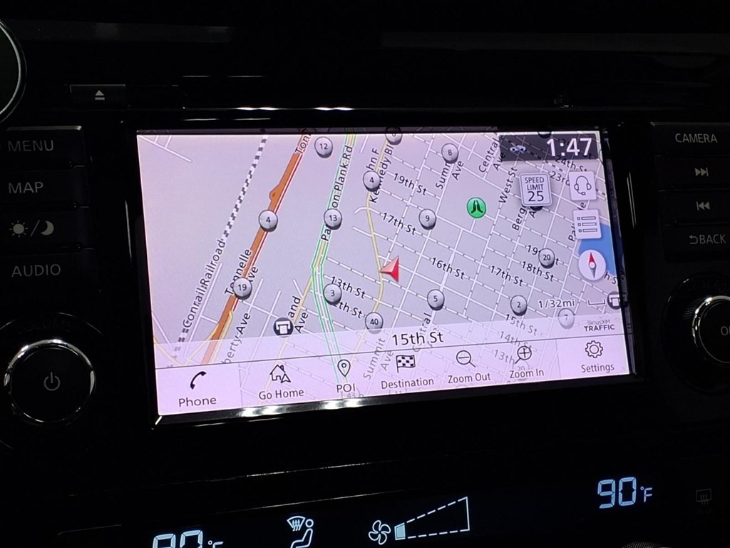 2018 Nissan Rogue Image 14