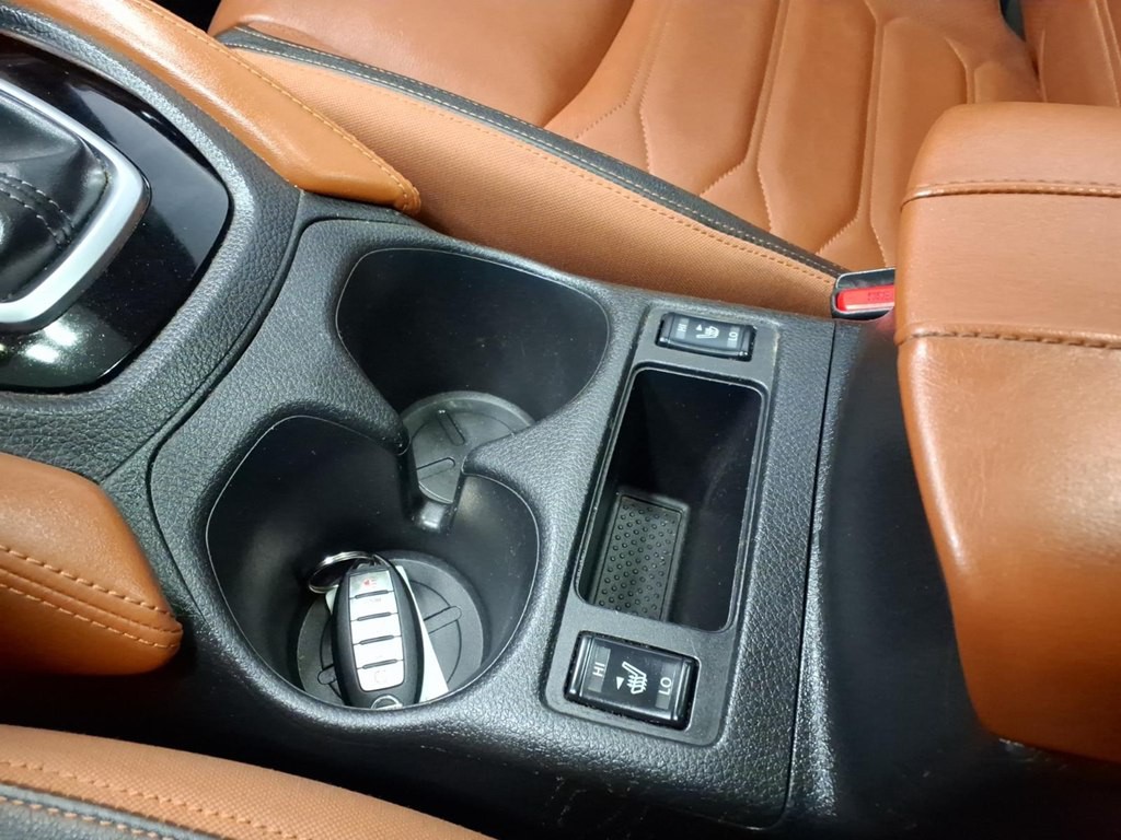 2018 Nissan Rogue Image 18