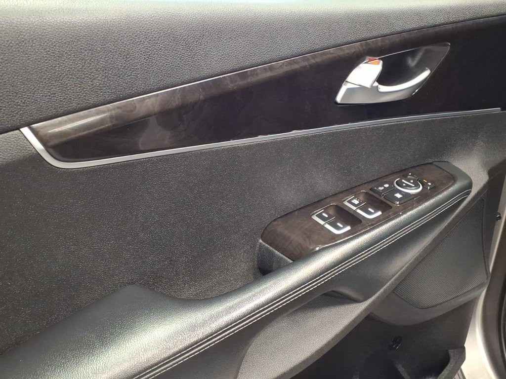 2017 Kia Sorento Image 8