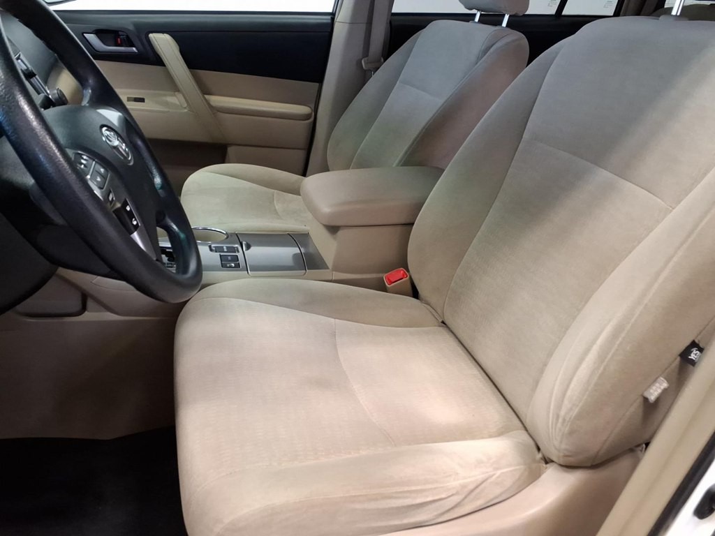 2013 Toyota Highlander Image 17