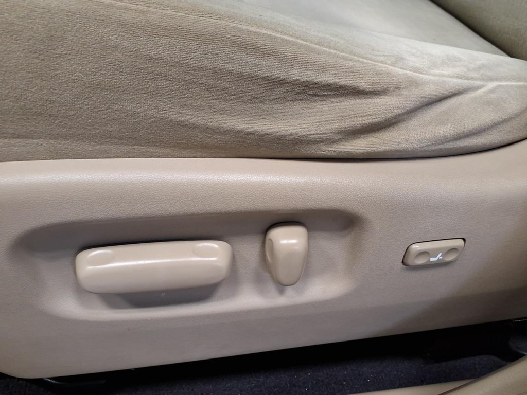 2013 Toyota Highlander Image 18