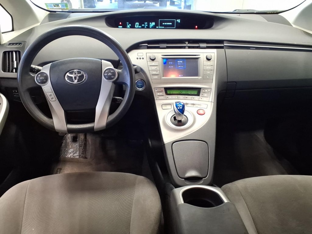 2014 Toyota Prius Image 9