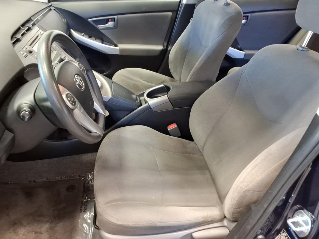 2014 Toyota Prius Image 15