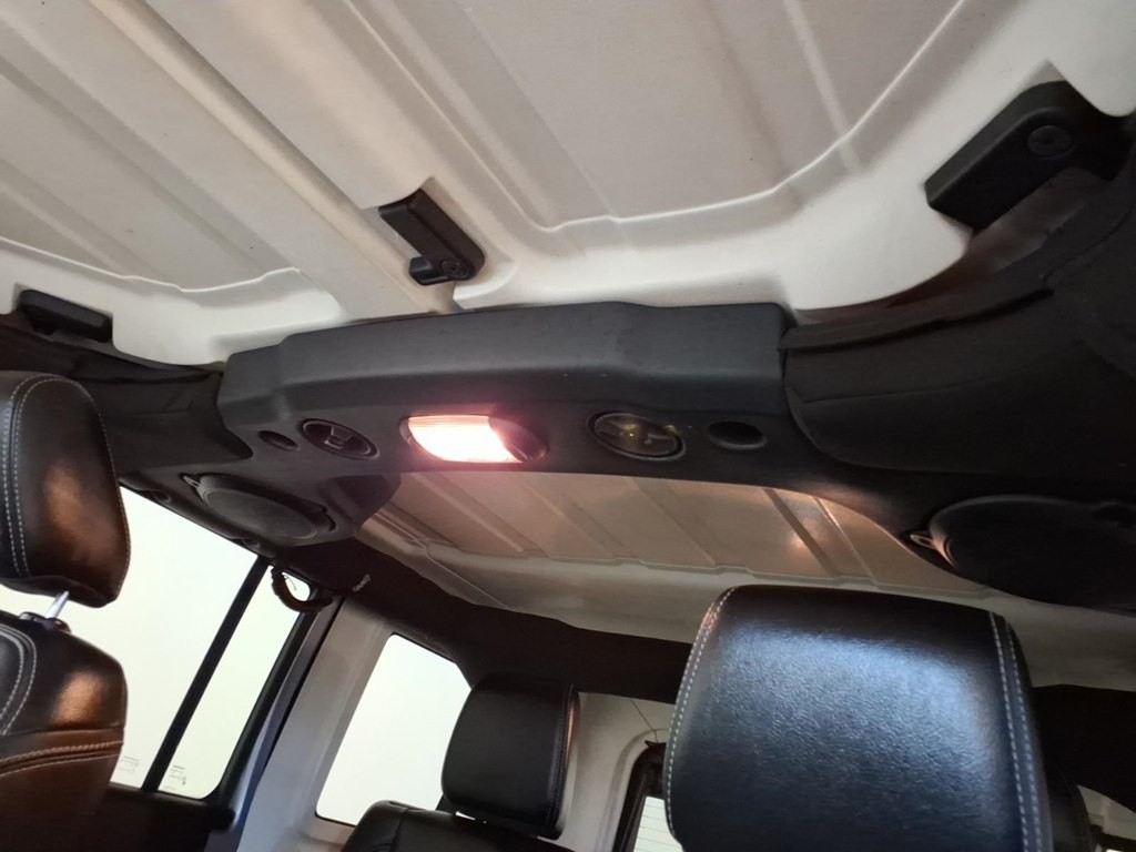 2013 Jeep Wrangler Unlimited Image 19