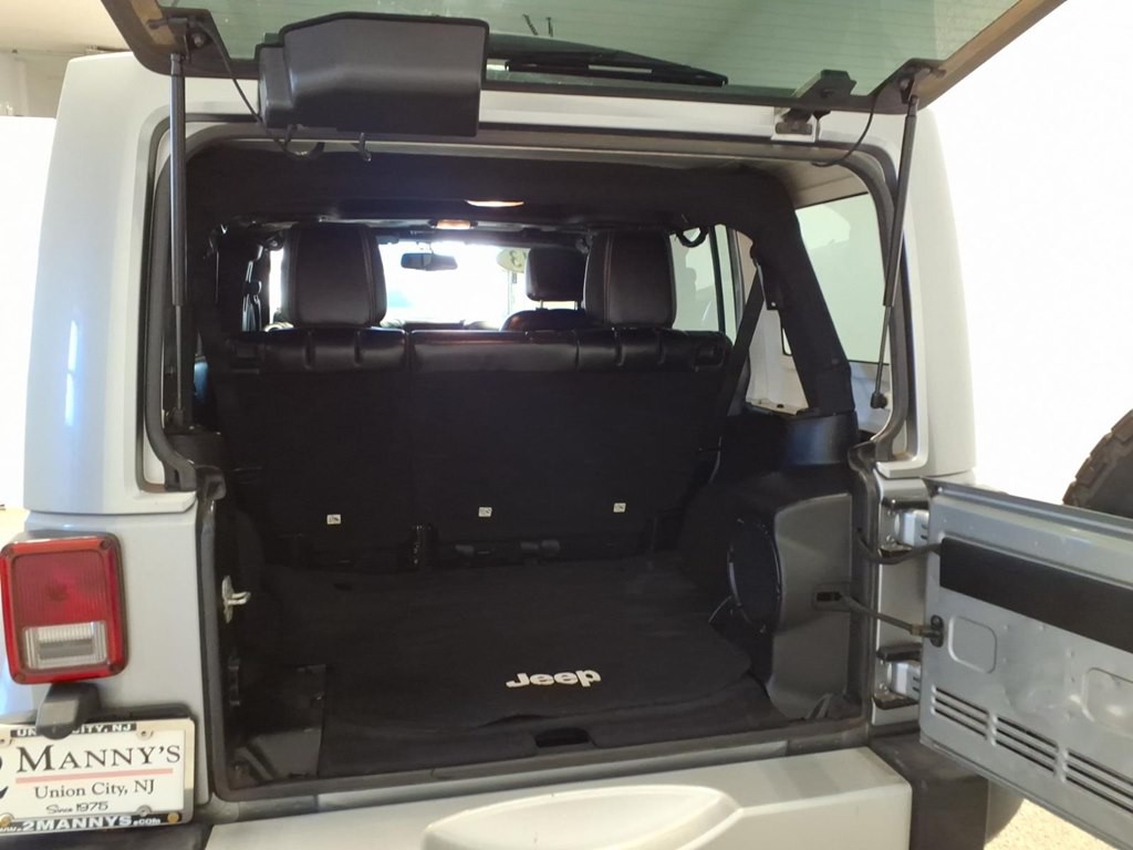 2013 Jeep Wrangler Unlimited Image 21