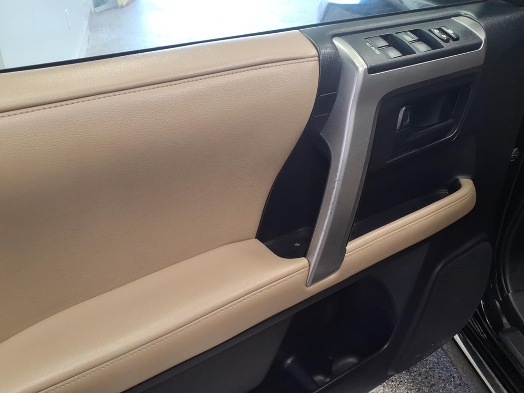 2013 Toyota 4Runner Image 8