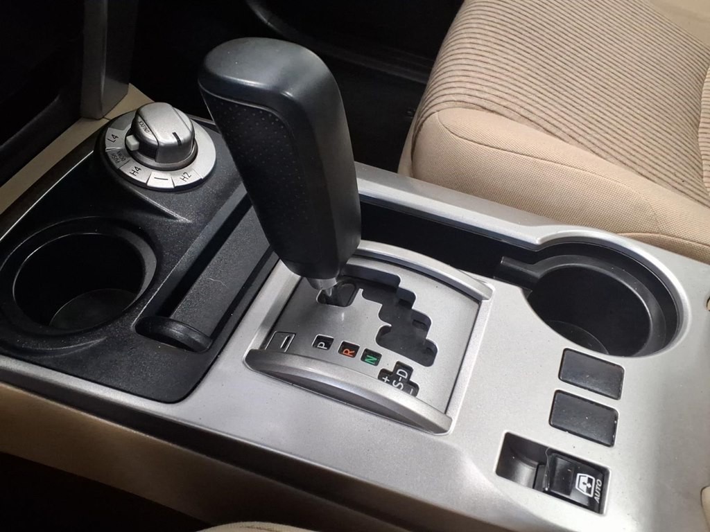 2013 Toyota 4Runner Image 17