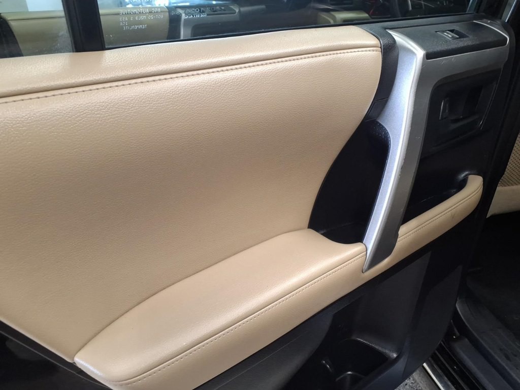 2013 Toyota 4Runner Image 20