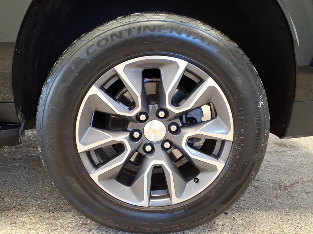 2021 Chevrolet Suburban Image 7