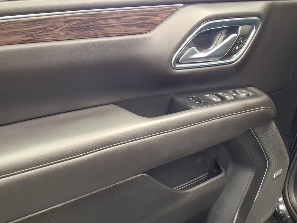 2021 Chevrolet Suburban Image 8