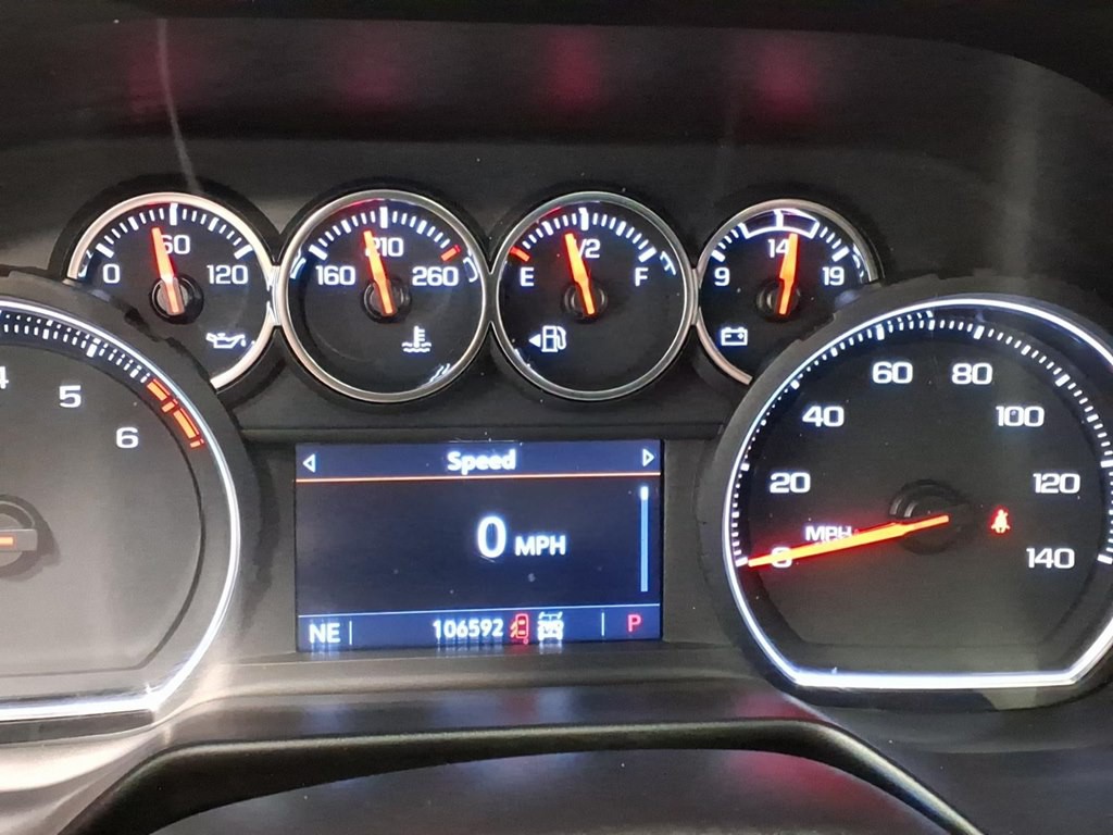 2021 Chevrolet Suburban Image 12