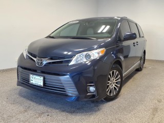 Image for 2018 Toyota Sienna XLE 8-PASSENGER ID: 7159752