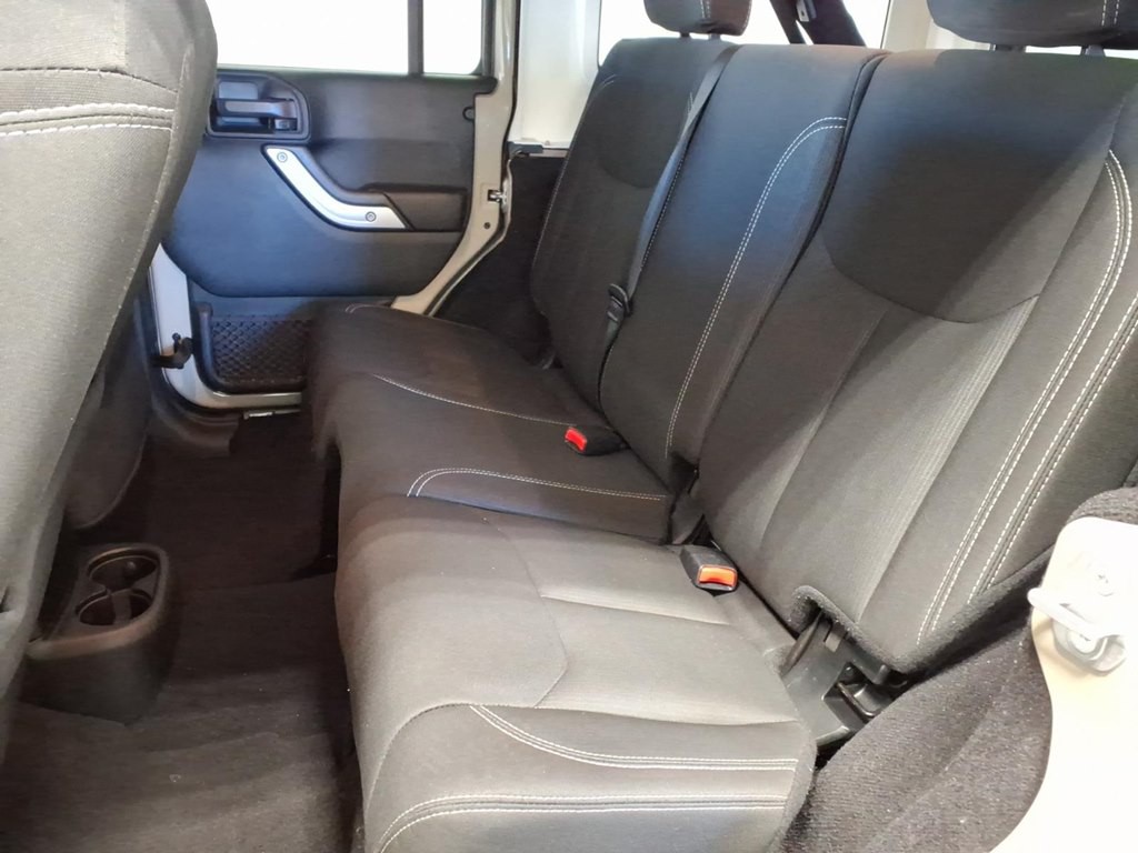 2018 Jeep Wrangler Image 18