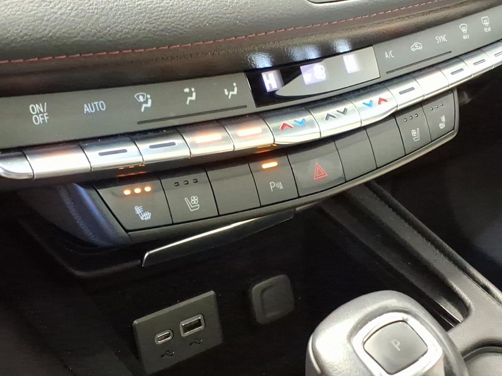 2019 Cadillac XT4 Image 16