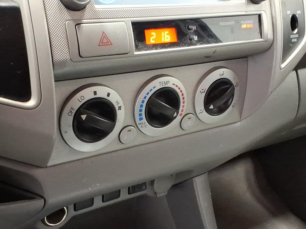 2010 Toyota Tacoma Image 15