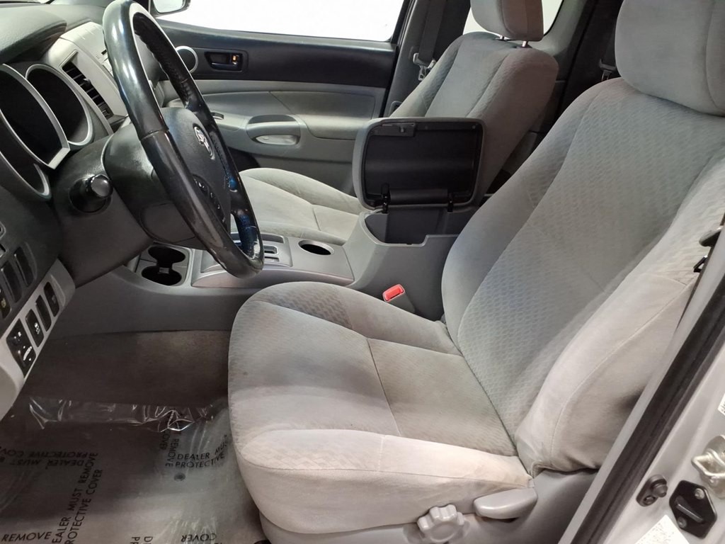 2010 Toyota Tacoma Image 17