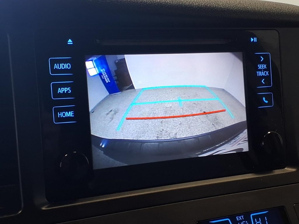 2017 Toyota Sienna Image 14