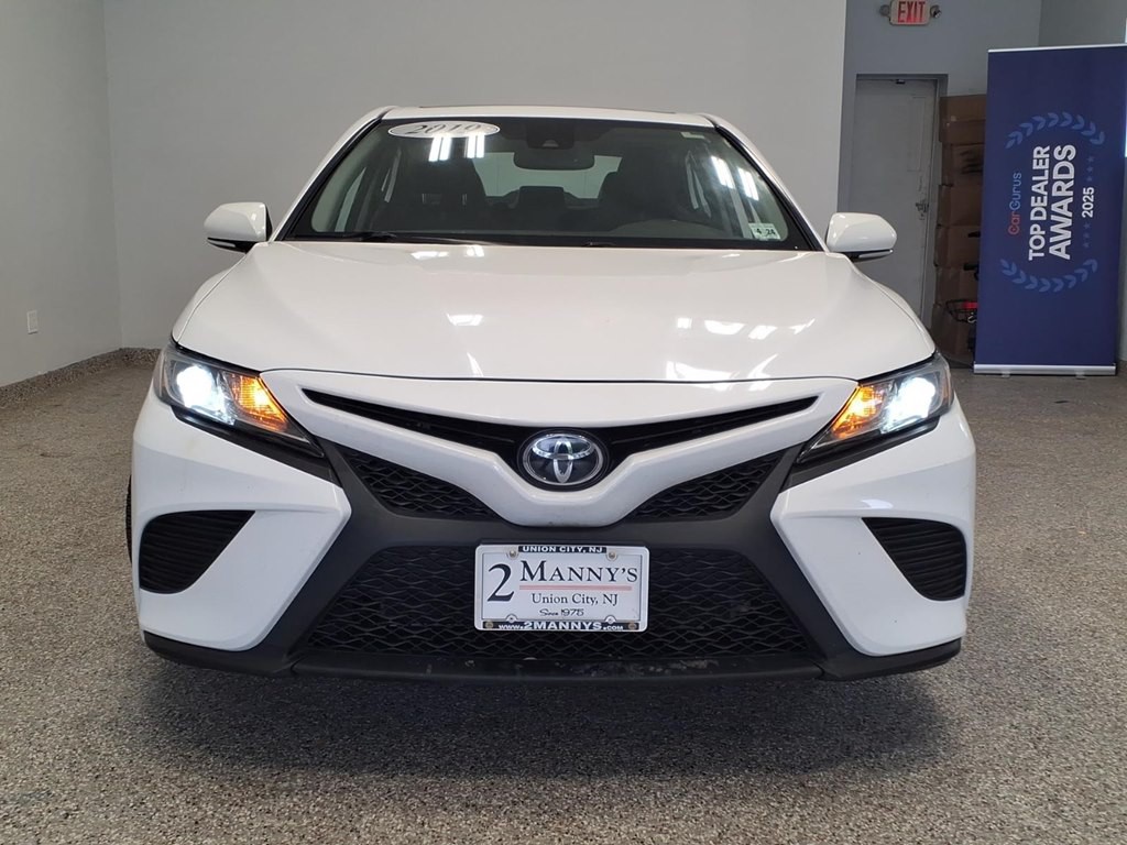 2019 Toyota Camry Image 2
