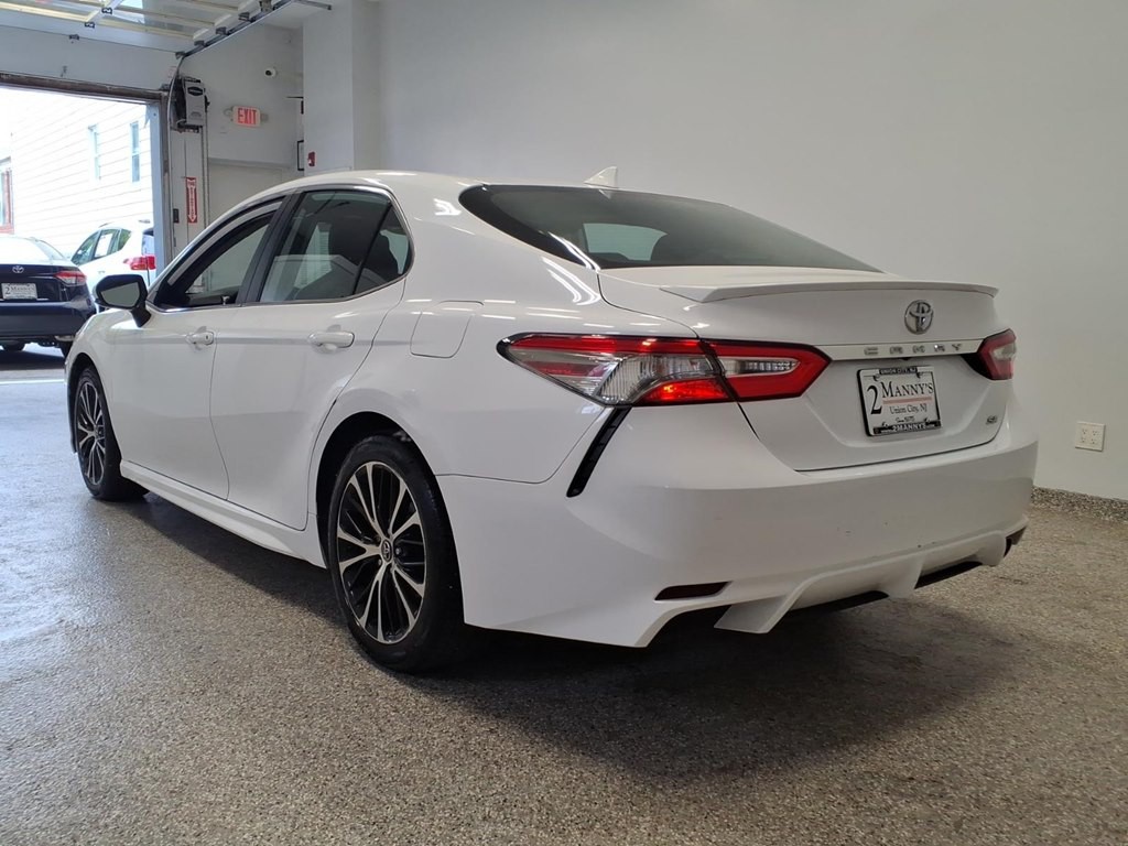2019 Toyota Camry Image 6