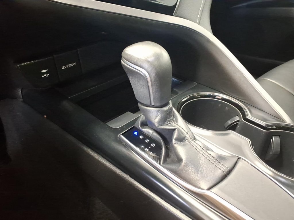 2019 Toyota Camry Image 15