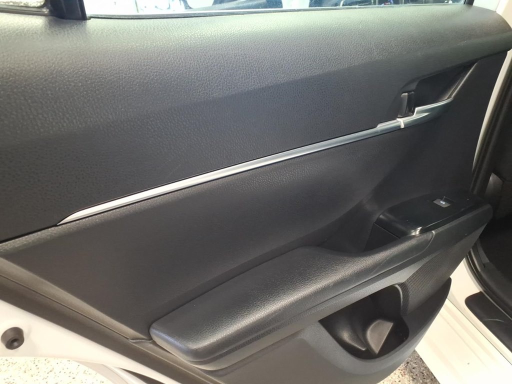 2019 Toyota Camry Image 18