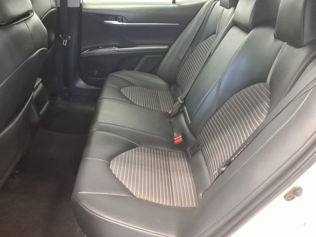 2019 Toyota Camry Image 19