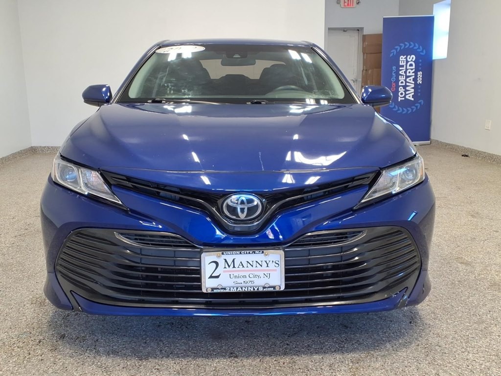2018 Toyota Camry Image 2