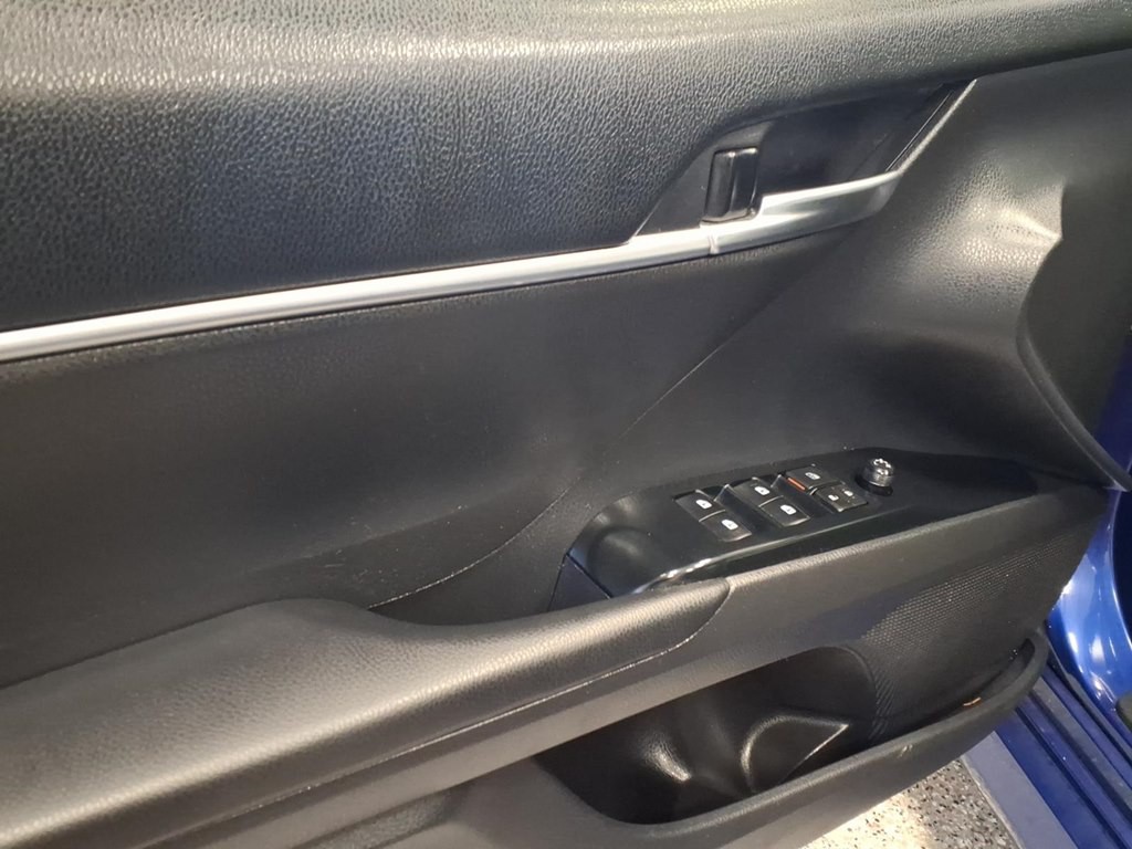 2018 Toyota Camry Image 8