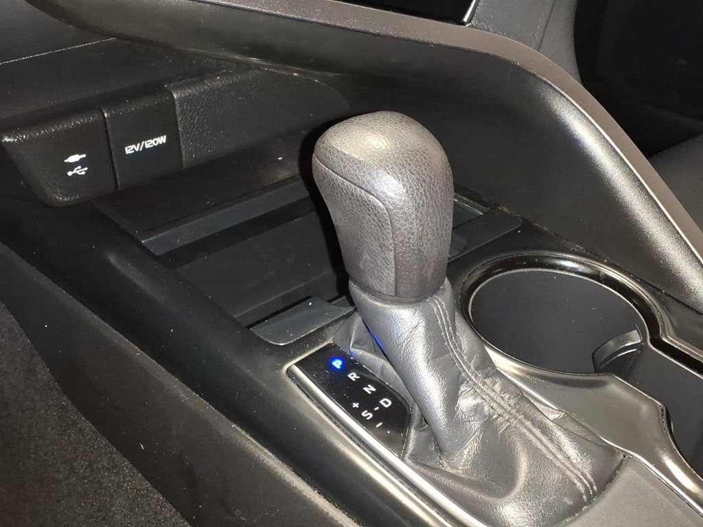 2018 Toyota Camry Image 14