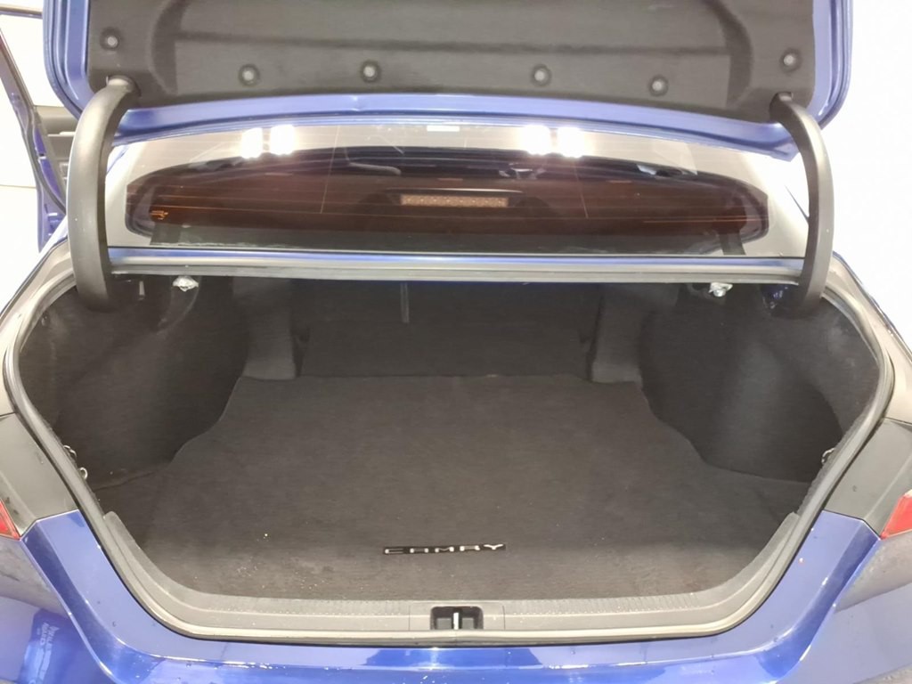 2018 Toyota Camry Image 21